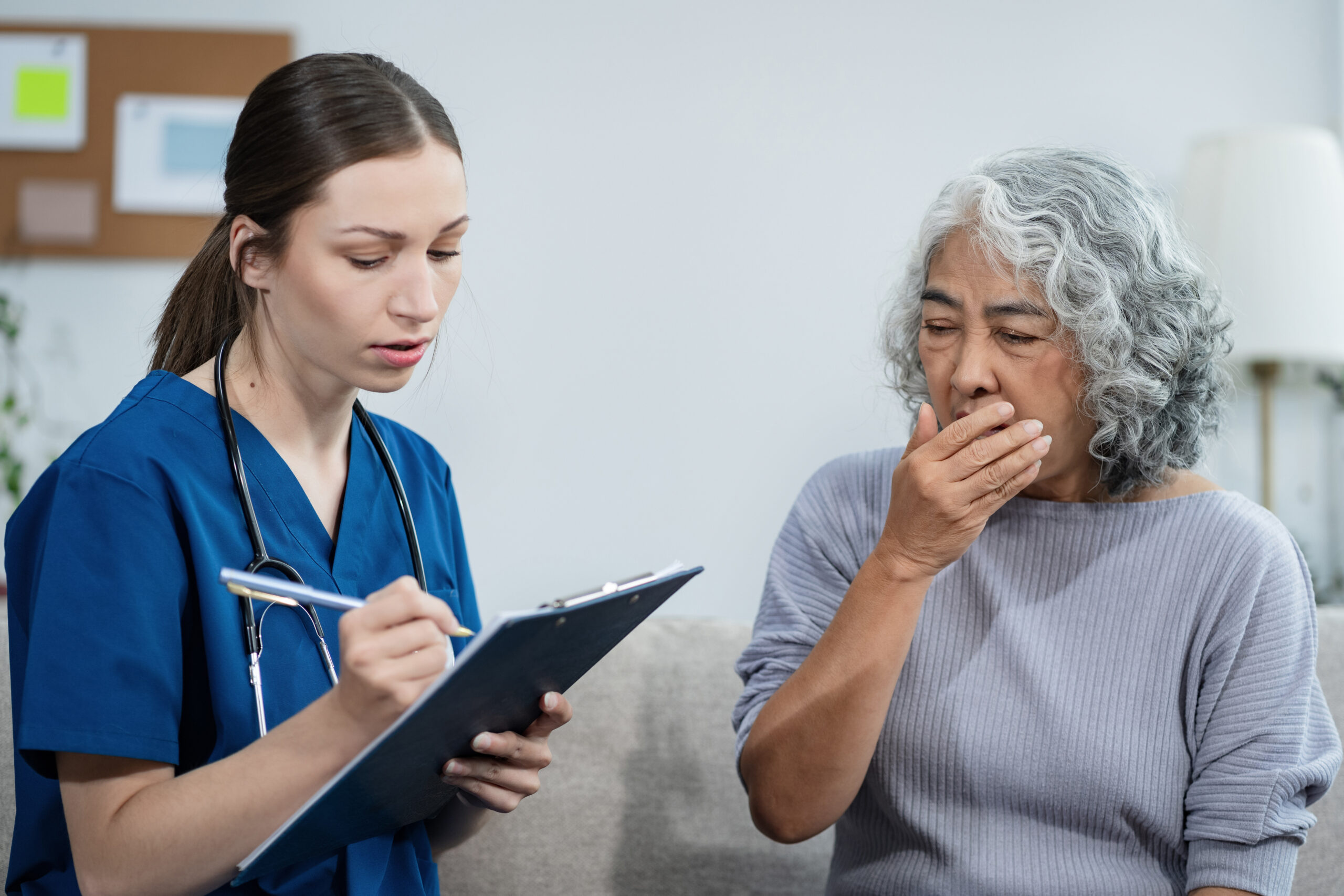 Elderly health checkups with a physician or psychiatrist who works with patients who are consulted about female or psychiatric diagnosis in a medical clinic or hospital mental health service.